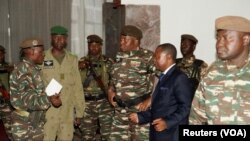 尼日尔前政治人物布拉领导的共和国抵抗理事会。（2023年8月9日）