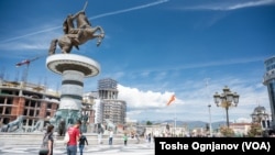 Во истрагата под кодно име „Феникс“ е утврдено дека за леење на спомениците се исплатени над 57 милиони евра