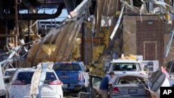 ዓውሎ ነፋሱ መኖሪያ ቤቶችን እና የከባድ መኪና ሾፌሮችን መጠለያ እንዲሁም የተንቀሳቃሽ ቤቶችን ፓርክ  አውድሟል።