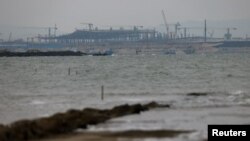 资料照：从台湾金门岛可以看到中国福建正在兴建的厦门翔安国际机场建筑工地。（2023年12月20日）