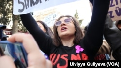 Nərmin Şahmarzadə aksiya zamanı (8 mart, 2023-cü il)