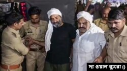 ভারতের উত্তর প্রদেশে গ্যাংস্টার-রাজনীতিবিদ আতিক আহমেদ ও তার ভাই।