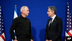 دیدار آنتونی بلینکن وزیر امور خارجه ایالات متحده با یوآو گالانت وزیر دفاع اسرائیل، در تل آویو - ۱۶ اکتبر ۲۰۲۳ 