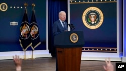 Presidenti Biden duke folur për balonën kineze dhe objektet e tjera të paidentifikuara (16 shkurt 2023)