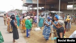 This photo, circulating on social media, purports to show women assembled in Buea, Cameroon, Feb. 16, 2022, awaiting the arrival of youths detained by Cameroon's military.