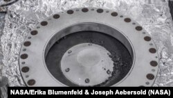 OSIRIS-REx sakupljač uzoraka. (NASA/Erika Blumenfeld i Joseph Aebersold)