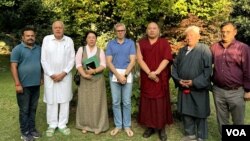 西藏流亡议会成员会晤查谟和克什米尔阿普尼党主席赛义德·穆罕默德·阿尔塔夫·布哈里（Syed Mohammad Altaf Bukhari）及高级副主席古拉姆·哈桑·米尔（Ghulam Hassan Mir）。