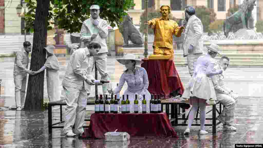 Statua Fest - Performing street art festival of living statues 