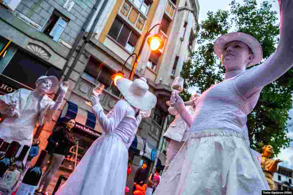 Statua Fest - Performing street art festival of living statues 