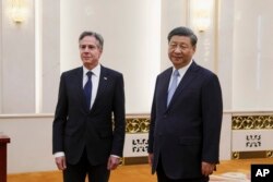 中国领导人习近平在北京人大会堂会晤到访的美国国务卿布林肯。（2023年6月19日）