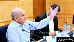 فرشاد مومنی (استاد اقتصاد دانشگاه علامه طباطبایی)