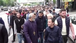 «Հանուն հայրենիքի» շարժման երթը շարժվեց դեպի ԵՊՀ