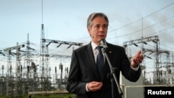 资料照片：美国国务卿布林肯在访问摩尔多瓦期间发表讲话。(2024年5月29日)