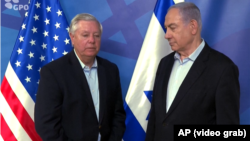 የዩናይትድ ስቴትስ የህግ መወሰኛው ምክር ቤት አባል ሪፐብሊካኑ ሴናተር ሊንዚ ግራሃም ከእስራኤል ጠቅላይ ሚኒስትር ቤንጃሚን ኔታንያሁ ጋር ትናንት ሐሙስ በቴል አቪቭ ተገናኝተዋል፡፡ 