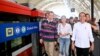 Presiden Jokowi kembali menjajal LRT Jabodebek bersama penggiat seni Tanah Air dari Bekasi menuju Stasiun LRT Di Dukuh Atas Jakarta
