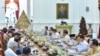 Presiden Jokowi memimpin Rapat Terbatas dengan topik Evaluasi Paruh Waktu RPJMN 2019-2024 dan Penyusunan Rancangan Awal Rencana Pembangunan Jangka Panjang Nasional (RPJPN) 2025-2045, di Istana Merdeka, Jakarta, Selasa (28/03/2023). (Twitter/@setkabgoid)