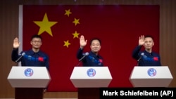 تیمی ئسمانگەڕانی چین