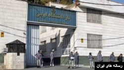 مقامات وزارت داخله و قوه قضاییه ایران گفته اند که، ۵۳۹۹ شهروند افغانستان در زندان‌های مختلف این کشور به دلیل ارتکاب جرایم گوناگون زندانی اند.