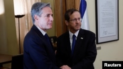 Блинкен и други претставници на администрацијата постојано ја изразија својата поддршка за „хуманитарните паузи“.