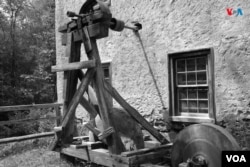 Los Amish elaboran sus propios instrumentos la mayoría de las veces. En Nueva Jersey, Estados Unidos. [Fotografía: Ismael Rodríguez/VOA]