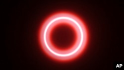 สุริยุปราคา "วงแหวนแห่งไฟ" ปรากฎเหนืออินโดนีเซีย เมื่อวันที่ 26 ธันวาคม 2019 (แฟ้มภาพ) 