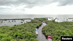 ภาพกว้างของทะเลสาบโตนเลสาบ