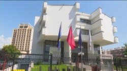 Serbia e shqetësuar për mundësinë e ndalimit të përdorimit të valutës së saj në Kosovë