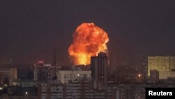 2024年9月2日，俄罗斯导弹袭击后乌克兰基辅市上空看到的爆炸。(路透社照片)