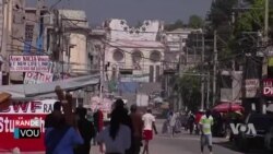 Ayiti Obsève yon Moman Silans nan Memwa Viktim Tranblemanntè 12 Janvye, 2010 yo