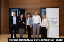 Araştırma Proje Koordinatörü Cem Bico’nun koordinasyonunda Prof. Dr. Deniz Yükseker, Prof. Dr. Hatice Kurtuluş, Prof. Dr. Uğur Tekin ve Dr. Esra Kaya Erdoğan’ın akademik liderliğinde yürütüldü