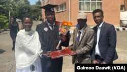 Ofga'aaa Galaanaa fi maatii isaa guyyaa eebba isaa, Yunversiitii Adaamaa, Adaamaa, Adoolessa 22, 2023.