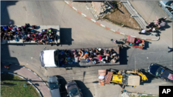 حرکت برخی از شهروندان غزه از شمال به سمت جنوب