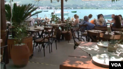 Цената за еден килограм се движи од 30 до 60 евра. Спортските риболовци велат дека нелегално се увезува од соседна Албанија, каде се лови во големи количини.