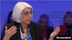 白宫科技政策办公室主任阿拉蒂·普拉巴卡尔（Arati Prabhakar）2024年1月17日在瑞士达沃斯出席世界经济论坛