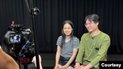 台北“晓剧场”创办人钟伯渊（右一） (照片提供:钟伯渊)