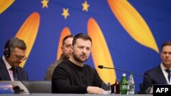 ប្រធានាធិបតីអ៊ុយក្រែនលោក Volodymyr Zelenskyy ចូលរួមកិច្ចប្រជុំស្តីពីអឺរ៉ុបភាគអាគ្នេយ៍និងអ៊ុយក្រែន នៅទីក្រុង Tirana ប្រទេសអាល់បានី កាលពីថ្ងៃទី២៨ ខែកុម្ភៈ ឆ្នាំ២០២៤។ (UKRAINIAN PRESIDENTIAL PRESS SERVICE / AFP)
