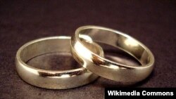 Menurut penelitian, hampir separuh pernikahan pertama di AS berakhir dalam 20 tahun (foto: ilustrasi).