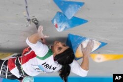 Elnaz Rekabi akiwa katika mashindano ya kupanda mlima huko Korea Kusini.