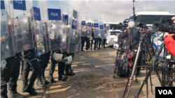 Dîmeneke ji astengkirina hêzên ewlekerîyê li pêş dadgeha ku revebirên HDP’ê têne darizandin. (Arşîv)