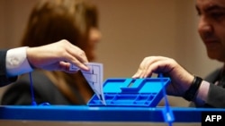 Anggota parlemen Irak memberikan suara mereka untuk memilih presiden baru di ibu kota Baghdad, 13 Oktober 2022. (Parlemen Irak / AFP)