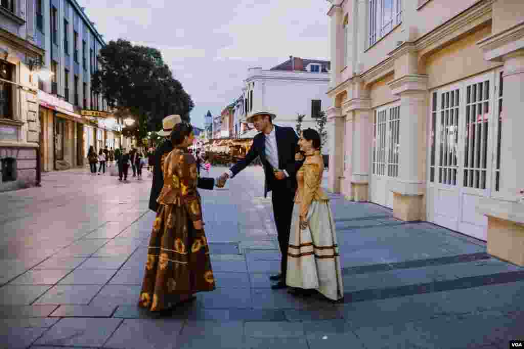 Brakja Manaki Costumes