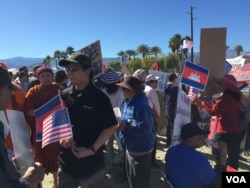 美国东盟峰会外的抗议者(美国之音莉雅拍摄)