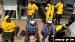 FILE: Abanye abakubandla leCitizens Coalition for Change abake batshaywa ngamalunga ebandla leZanu PF.