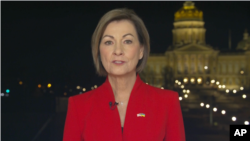Thống đốc Iowa Kim Reynolds.