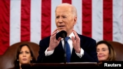 Президент США Джо Байден выступает с обращением на совместном заседании Конгресса в Капитолии США в Вашингтоне 1 марта 2022 года.