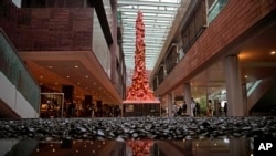 资料照：曾经矗立在香港大学校园里悼念1989年六四天安门事件死难者的“国殇之柱”。（2021年10月13日）