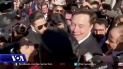 Musk blen rrjetin Twitter