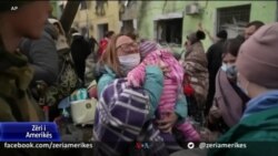 Ukraina lutet për armë ndërsa Rusia bombardon civilët