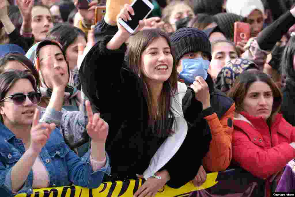 D&#238;meneke ji &#231;alak&#238;ya 8&#39;&#234; Adar&#234; Roja Jinan ya Navnetewey&#238; ya li bajar&#234; Wan&#234;, 8 Adar,2022