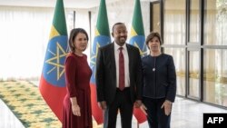 ጠቅላይ ሚኒስትር ዐቢይ አህመድ ከፈረንሳይዋ የውጪ ጉዳይ ሚኒስትር ካትሪን ኮሎና እና ከጀርመኗ የውጪ ጉዳይ ሚኒስትር አናሌላ ቤርቦክ ጋር 